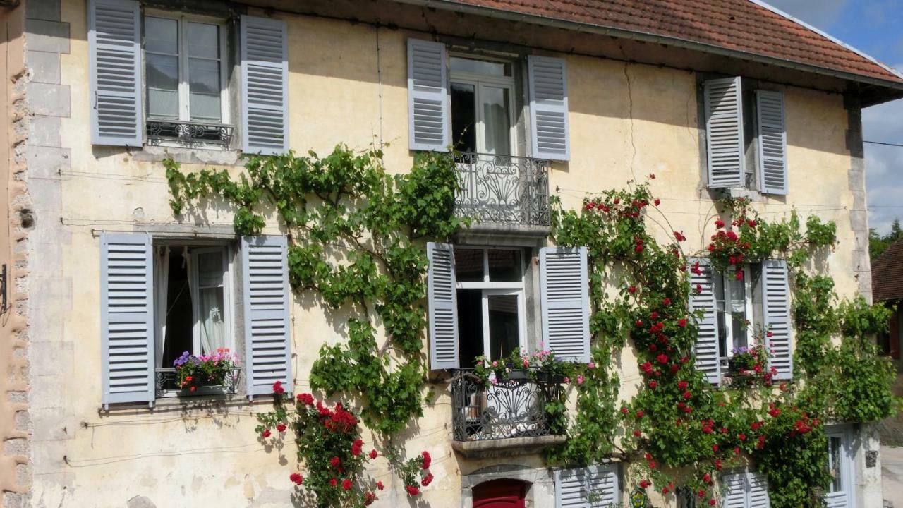 Hotel Maison Du Vigneron "Winzerhaus" Vuillafans Exterior foto